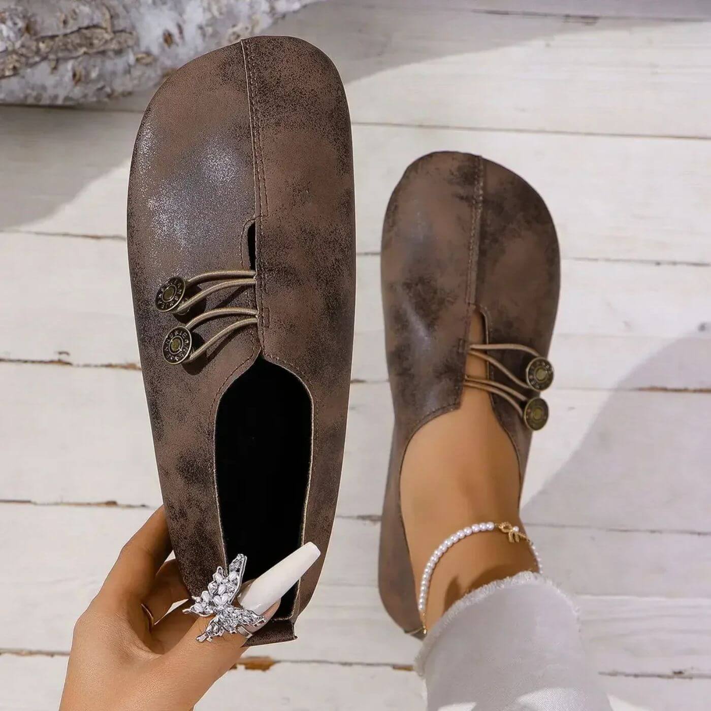 Isla - Vintage Women's Orthopedic Slip On Shoes with Elastic Strap and Round Toe
