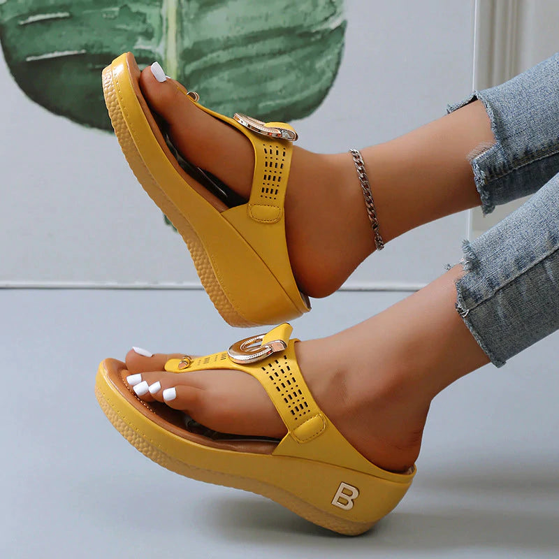 Poppy - Chic Comfort Sandals for Women with Gold Ring Buckle