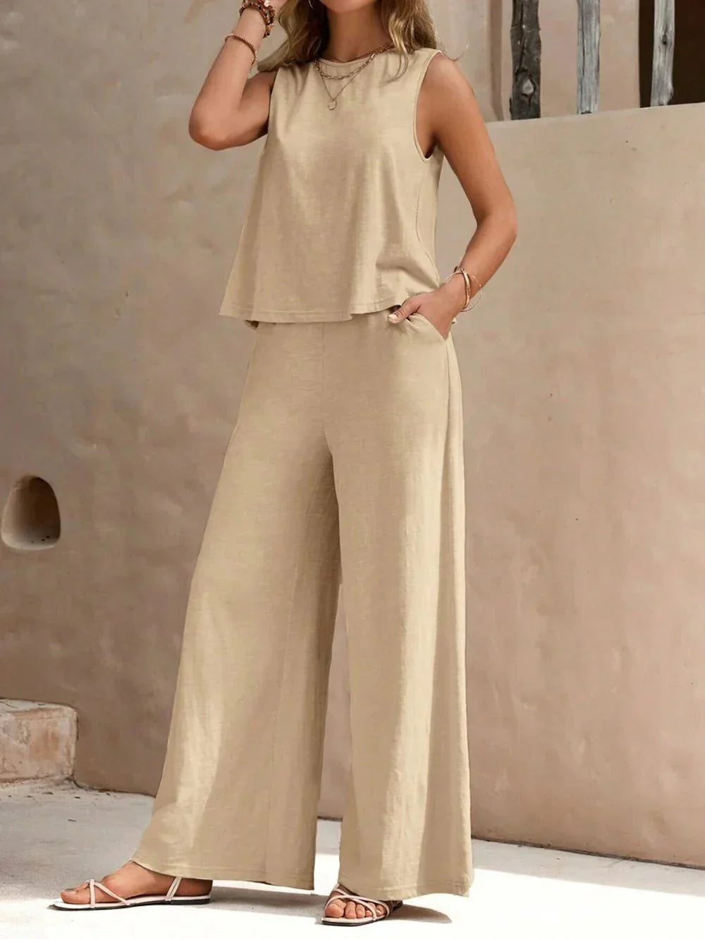 Chloe - Casual Women's Linen Set with Sleeveless Top and Wide Leg Trousers
