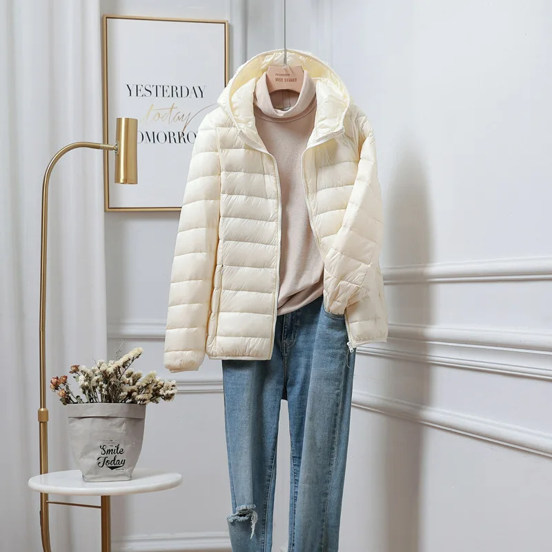 Ella - Women's Lightweight Puffer Jacket for Autumn with Hooded Cropped Design