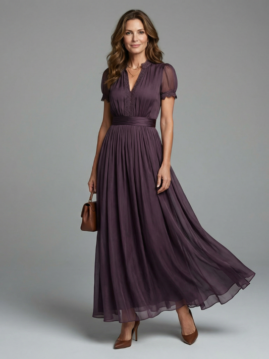 Evie - Elegant Women's Maxi Dress with V-Neck and Pleated Skirt