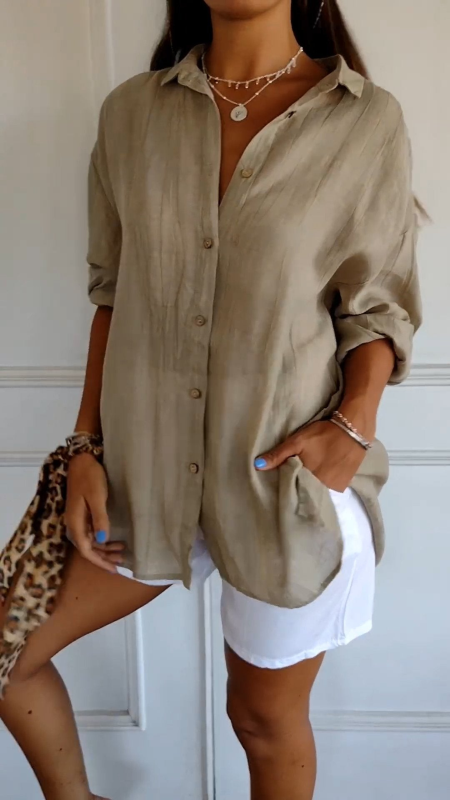 Rosie - Casual Women's Linen Blouse with Oversized Fit and Front Pockets